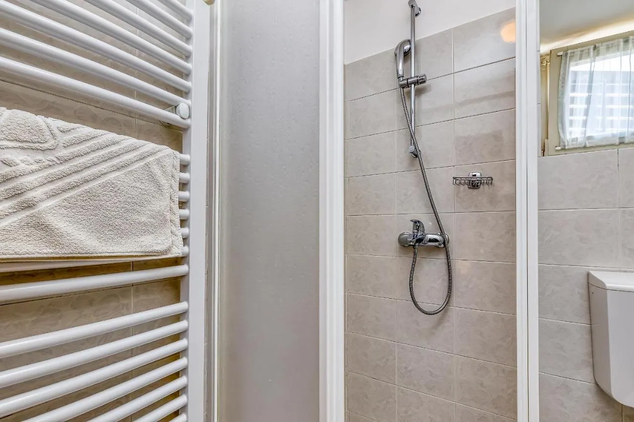 Matea Rooms Funtana 0*,  Κροατία
