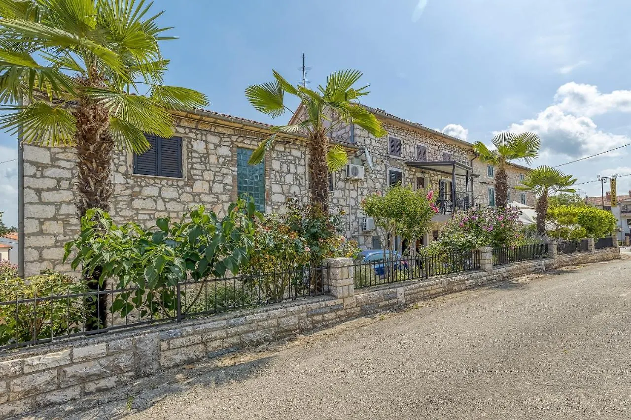 Matea Rooms Funtana 0*,  Croatia