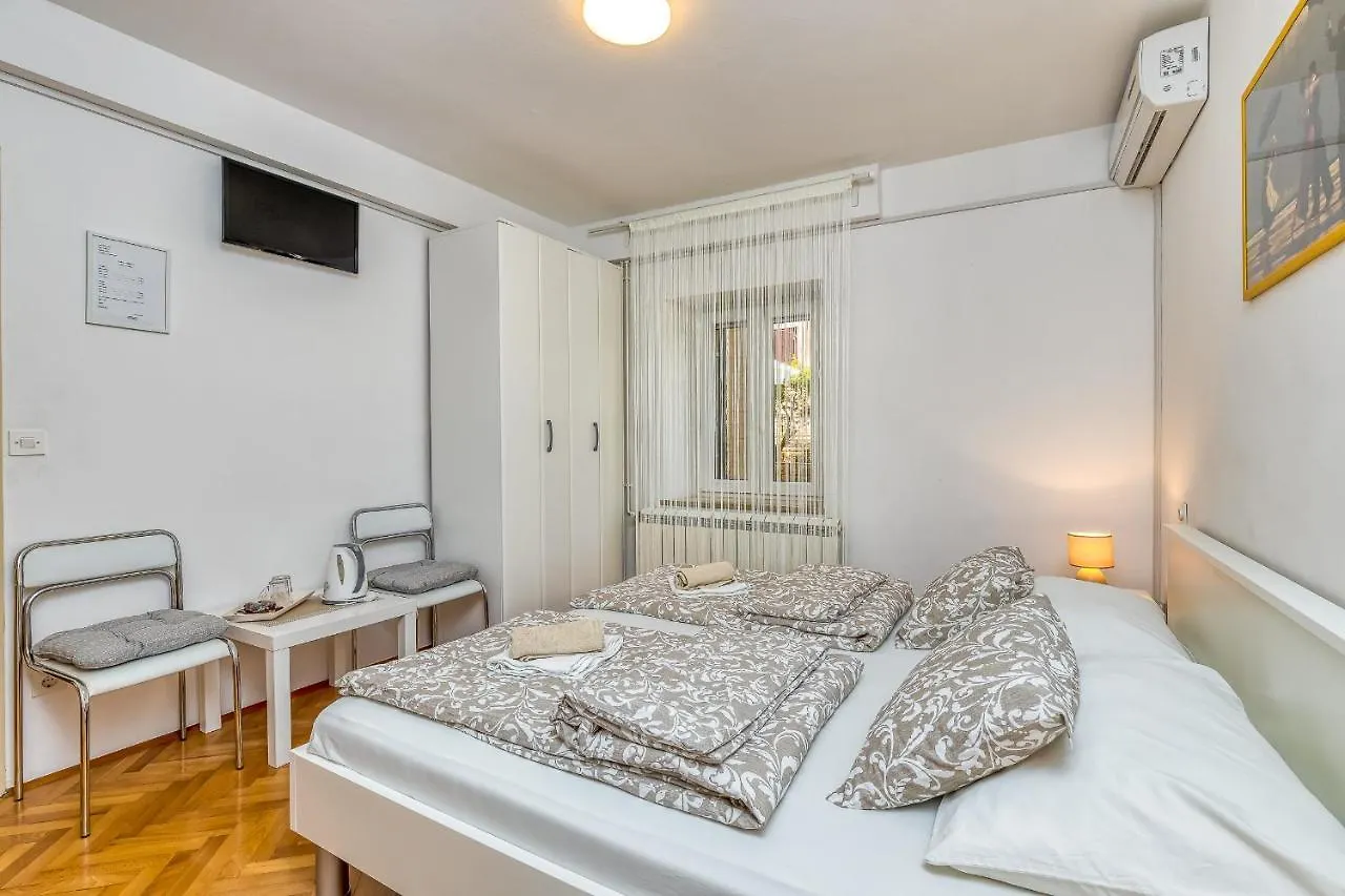 Matea Rooms Funtana