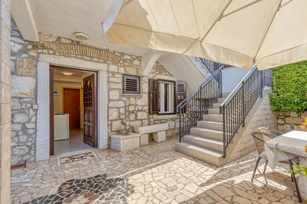 Guest house Matea Rooms Funtana
